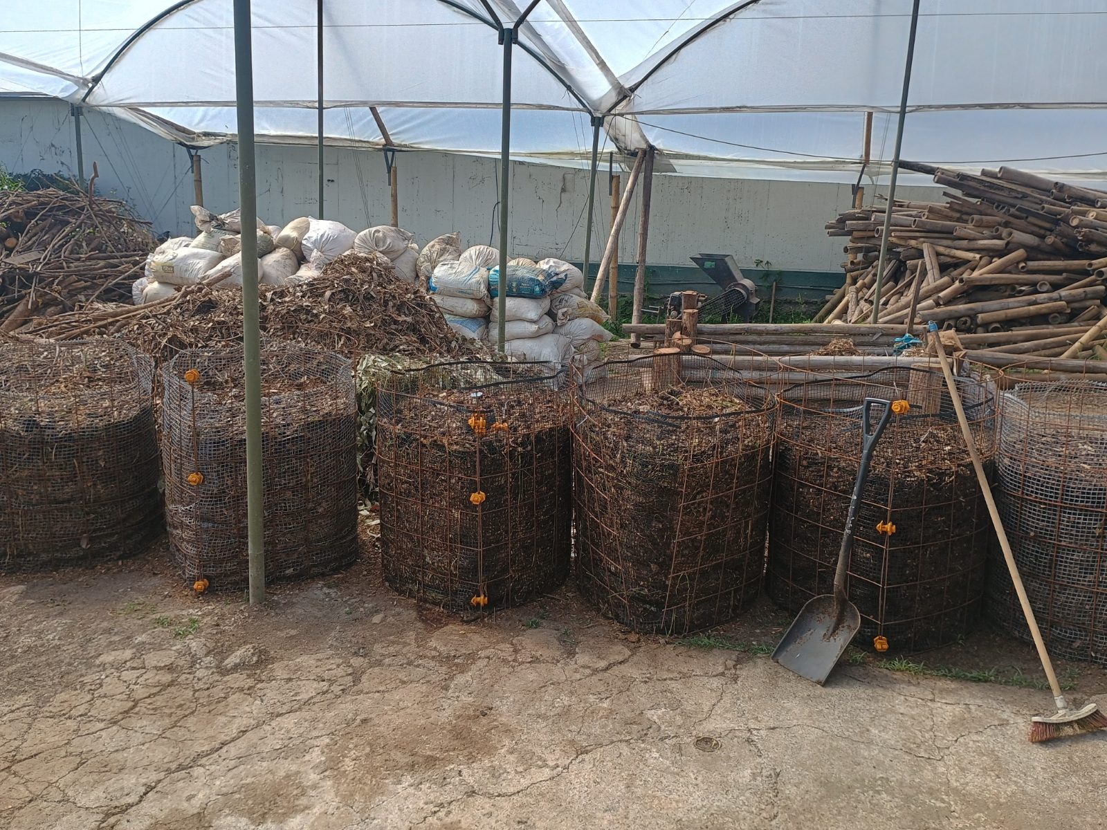 Biofábrica · anillos de compost